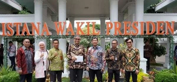 Universitas Hasanuddin menerima penghargaan dari Komisi Informasi Pusat sebagai badan publik yang informatif dalam mendukung keterbukaan informasi untuk kategori perguruan tinggi tahun 2023. (Foto : Int).