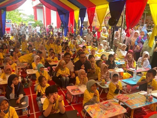 Lomba mewarnai yang digelar oleh Indomaret dan Dancow di Bumi Permata Sudiang (Dok: Nofi KabarMakassar)