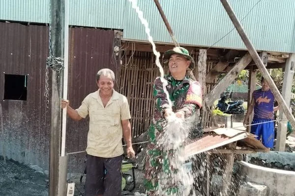 Pengeboran sumur bor di Kampung Baddo Pangkaya, Desa Tuju, Kecamatan Bangkala Barat, Kabupaten Jeneponto mulai semburkan mata air.