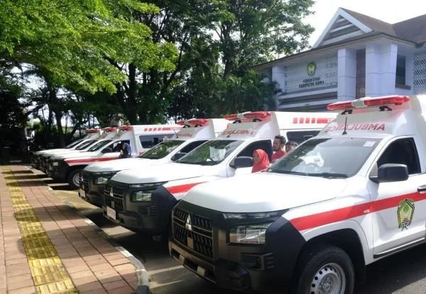 Tujuh unit ambulans baru dalam Program Si Jempol Mantap Gowa Maju (Dok: Ist).