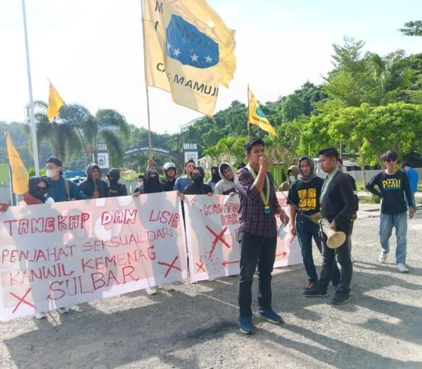 Pergerakan Mahasiswa Islam Indonesia cabang Mamuju.