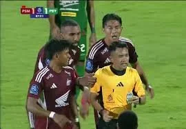 Tangkapan Layar saat Wasit Memberikan Kartu , (Dok: Ist).