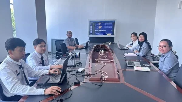Kanwil Kemenkum Sulsel Berbagi Strategi Pengelolaan Media Sosial dengan Tim Humas BHP Makassar. Dok. Ist