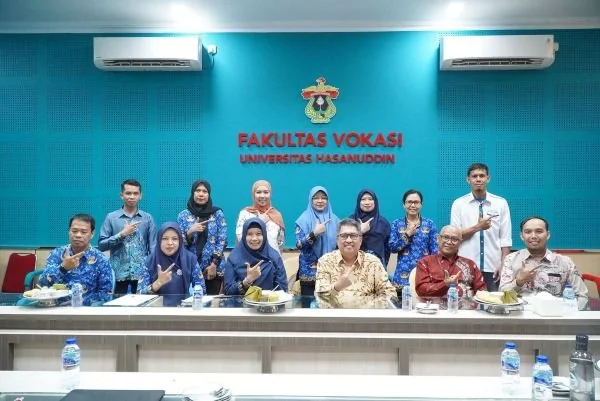 Fakultas Vokasi Universitas Hasanuddin bersama Dinas Perikanan dan Pertanian Kota Makassar menyepakati kerja sama dalam bidang Juru Sembelih Halal (Dok : Ist).