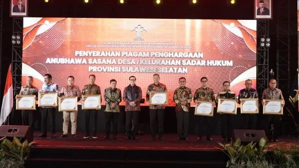 Menteri Hukum dan Hak Asasi Manusia, Yasonna H Laoly meresmikan 33 Desa atau Kelurahan Sadar Hukum di Sulsel (Dok : ist).