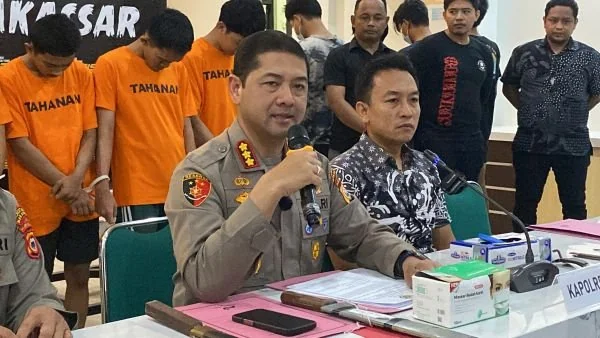 Kapolrestabes Makassar, Kombes Pol Arya Perdana saat memberikan keterangan pers (Dok: Atri KabarMakassar).
