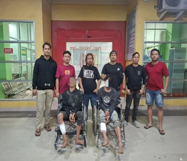 Tim Pegasus Resmob Polres Jeneponto, saat amankan dua pelaku spesialis pencurian kabel tembaga Base Transceiver Station (BTS) bernama Tegar alias Ega (27) dan Fajar (25). (Ist).