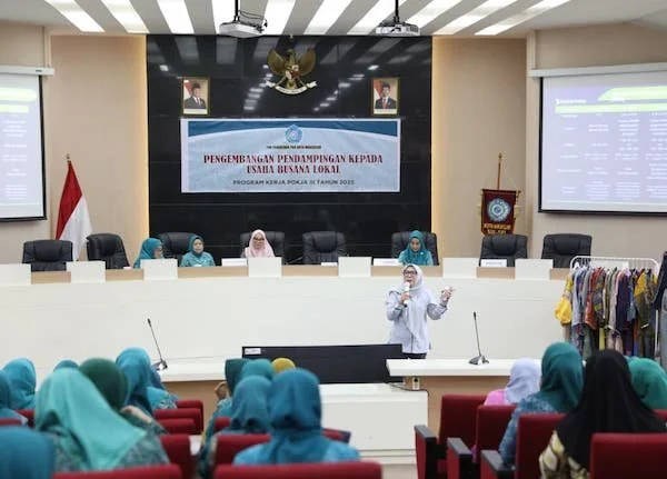 Kegiatan Pengembangan dan Pendampingan Usaha Busana Lokal Makassar yang digagas oleh Pokja IV TP PKK, (Dok: Ist).