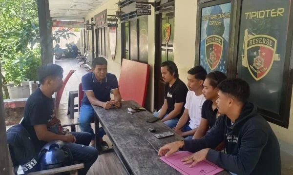 Keempat pelaku saat diamankan di Polres Kepulauan Selayar (Dok: Ist).