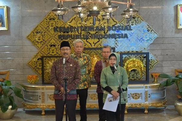 Menteri Sosial Saifullah Yusuf dan Kepala BPS Amalia Adininggar Widyasanti (dok. Ist)