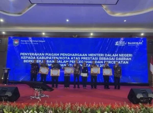 Tiga Prestasi Nasional Diterima Maros dari Berbagai Sektor. (Dok: Ist)