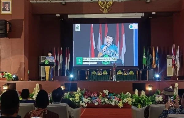 Rektor UIN Alauddin Makassar, Prof. Hamdan Juhannis, saat Sambutan dalam Agenda Dialog Budaya dalam rangka Haul 400 Tahun Syekh Yusuf Al-Makassariy yang menjadi bagian dari rangkaian Festival Aksara Lontaraq Vol. VII 2026 (Dok: Sinta KabarMakassar).