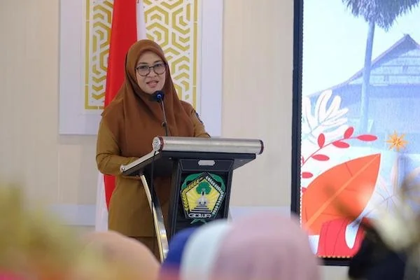 Bupati Gowa, Sitti Husniah Talenrang saat Memberikan Sambutan di Peringatan Hari Ulang Tahun Dharma Wanita Persatuan (DWP) Ke-26 dan Hari Ibu Ke-97 Tingkat Kabupaten Gowa, (Dok: Ist).