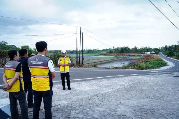 Peninjauan progres jalan di Pinrang-Enrekang, Gubernur Sulsel  sebut ruas Paleteang-Malimpung semakin mulus (Dok: Ist)