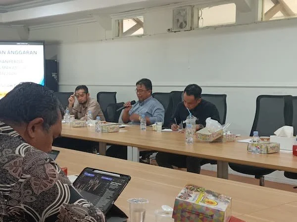 Anggota Badan Anggaran (Banggar) DPRD Makassar, Hartono saat Rapat APBD 2026 di ruang Banggar, (Dok: Sinta KabarMakassar).