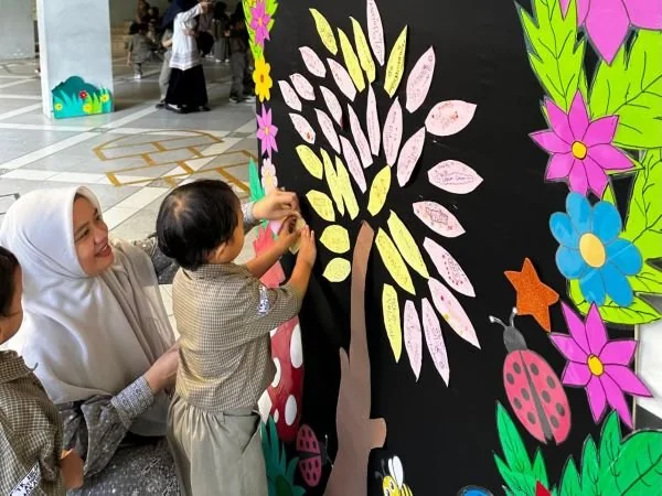 KB-TK Islam Athirah Makassar saat memperingati Hari Anak Nasional (Dok: Ist)