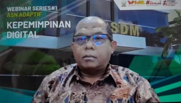 Kepala BPSDM Kominfo Kemenkominfo RI, Hary Budiarto saat menjadi narasumber pada Webinar Series ASN Adaptif via zoom meeting (Dok: Nofi KabarMakassar).