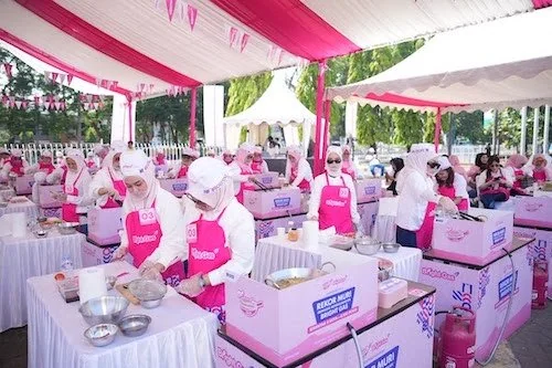 Pertamina Patra Niaga Regional Sulawesi Catat Rekor MURI Memasak Serentak di 8 Kota
