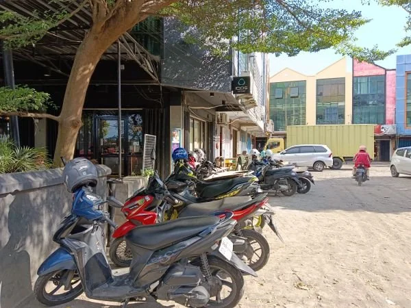 Parkir Cafe (Dok : Sinta KabarMakassar)