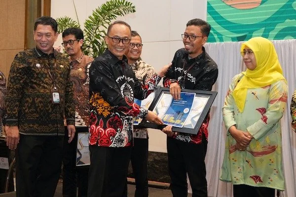 Pemberian penghargaan dari BPS ke Pemprov Sulsel di Hotel Claro (Dok: Int)