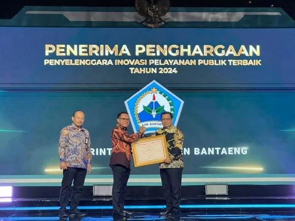 Kabupaten Bantaeng Raih penghargaan Top 5 Inovasi terbaik Tingkat Nasional pada acara Gebyar Pelayanan Prima 2024 di Sheraton Grand Jakarta Gandaria City Hotel, Jakarta (Dok : Ist).