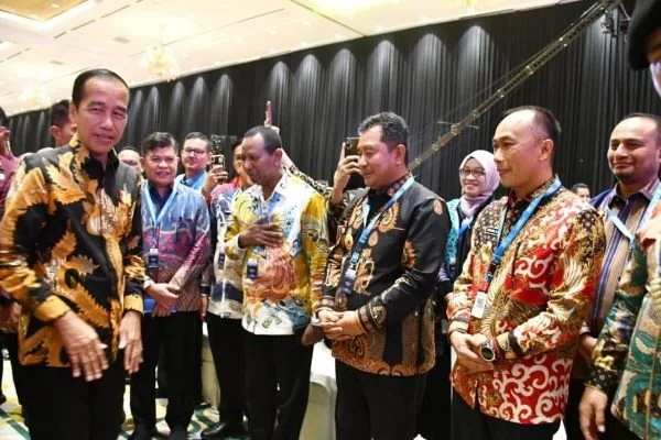 Presiden Joko Widodo bersama Kepala Daerah saat  Musyawarah Rencana Pembangunan  Nasional (Musrenbangnas) di Jakarta Convention Center, Senin (6/5).