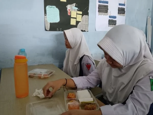 Siswa Penerima MBG di Makassar, (Dok: Sinta KabarMakassar).