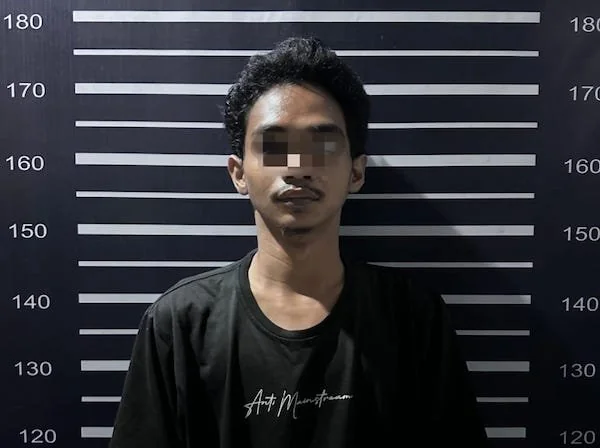 dua spesialis pembobol rumah kosong, FK (30) dan AR (24), saat diamankan Tim Resmob Polres Bantaeng. (Ist).