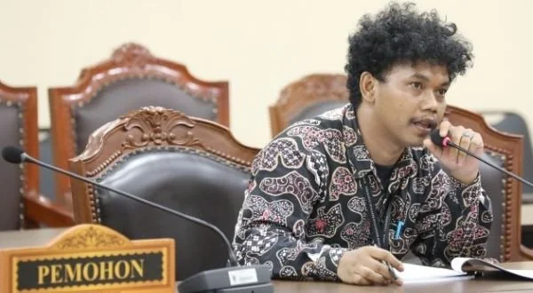 Danny Rafael Manurung selaku pemohon menyampaikan perbaikan permohonan (Dok: Ist).