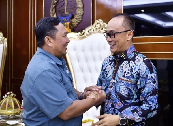 Pj Gubernur Sulsel, Prof Zudan Arif Fakrulloh bersama Deputi Bidang Perkoperasian Kementerian Koperasi dan UKM Indonesia, Ahmad Zabadi.