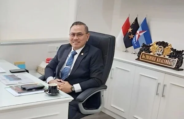 Anggota Komisi I DPR RI, Irjen Pol (Purn) Drs. Frederik Kalalembang