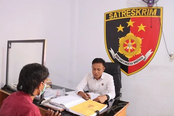 Pemeriksaan personil Sat Reskrim Polres Tator terhadap terduga pelaku di Ruang Sat Reskrim Polres Tator, Senin(11/5/2026). Do. ist.