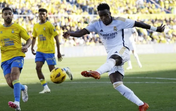 Vinicius Jr mencetak gol ke gawang Las Palmas. (REUTERS/BORJA SUAREZ)