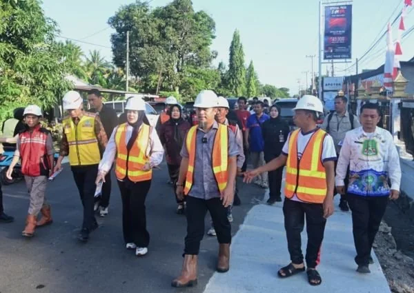 Gubernur dan Wagub Sulsel Tinjau Progres Jalan di Sidrap. (Dok: Ist)