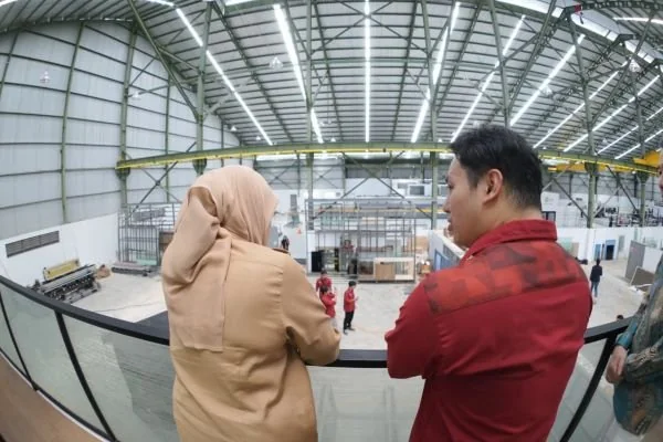 Grand Opening Tempered Glass Workshop PT Sanno Abadi Cemerlang yang berlokasi di kawasan PT Kawasan Industri Makassar (KIMA), (Dok: Ist).