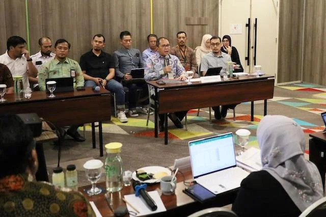 Wali Kota Makassar, Moh Ramdhan Pomanto dihadapan Tim Penilai yang berlangsung di Hotel Ibis Styles, Jumat (23/2).