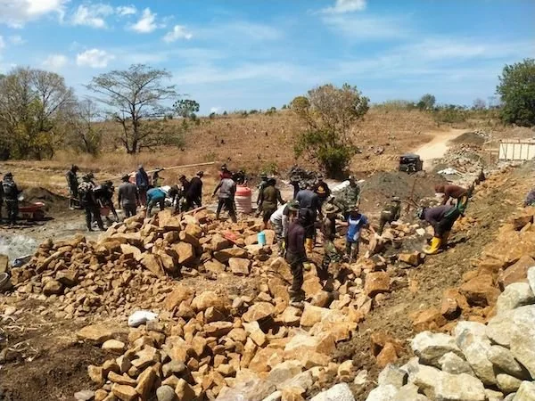 Satgas TMMD Ke-122  Kodim 1425/Jeneponto kian fokus melanjutkan pembangunan sejumlah infrastruktur di Desa Tuju, Kecamatan Bangkala Barat, Kabupaten Jeneponto, Sulawesi Selatan. (Foto/ist).