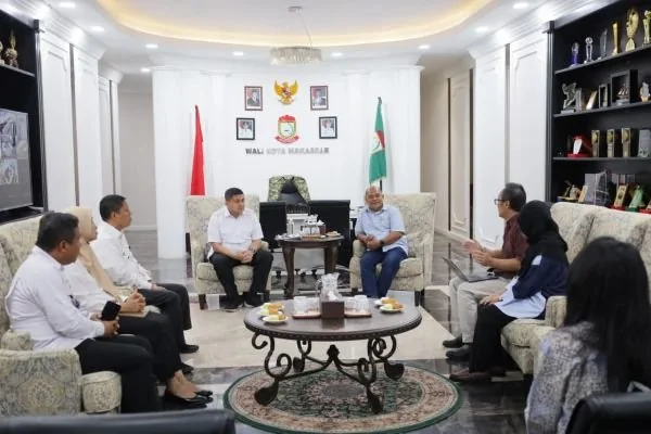 Wali Kota Makassar Munafri Arifuddin saat Menerima Kunjungan Yayasan Kota Kita Surakarta, (Dok: Ist).