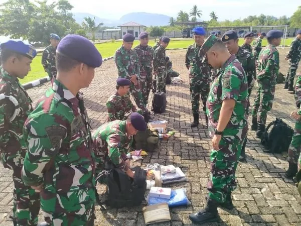 Prajurit Lanal Mamuju saat menggelar latihan Penanggulangan Bencana (Dok : Ist).