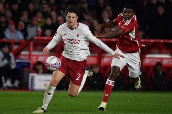 Nottingham Forest vs Manchester United (Dok : Int).