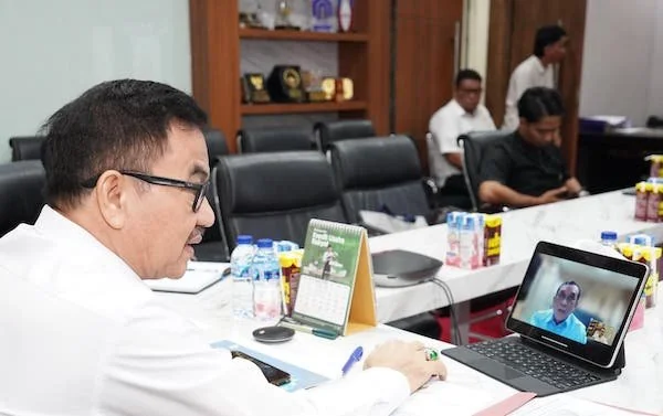 Sekretaris Provinsi Sulawesi Selatan Jufri Rahman saat mengikuti rapat virtual bersama Kemendagri membahas usulan lahan SPPG untuk program Makan Bergizi Gratis (Dok: Ist)