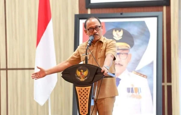 Gubernur Sulbar Suhardi Duka saat membuka Rencana Kerja Pemerintah Daerah Tahun 2027 di Ballroom Andi Depu, Lantai 3 Kantor Gubernur Sulbar(dok:ist)