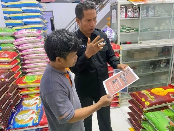 Kasi Humas Polres Majene saat melakukan sosialisasi (Dok: Ist).