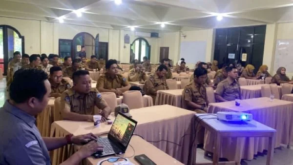Bawaslu Kabupaten Bantaeng saat menggelar Rapat Koordinasi Netralitas Kepala Desa dan Lurah pada ajang Pilkada Serentak 2024 di Hotel Ahriani (Dok : Ist).