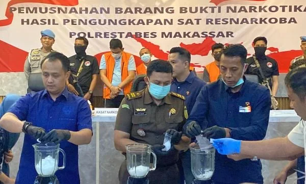 Pemusnahan 1,1 kg sabu oleh Polrestabes Makassar (Dok: Atri KabarMakassar)
