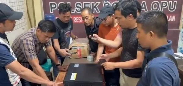 Perangkat OLT jaringan seluler yang diduga hasil pencurian diamankan polisi sebagai barang bukti (Dok: Ist)