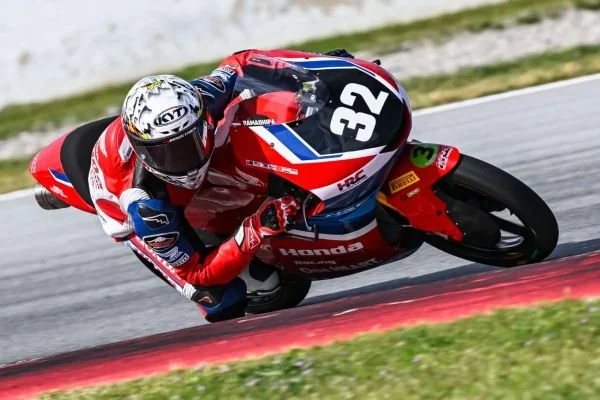 Pebalap Indonesia berusia 16 tahun, Muhammad Kiandra Ramadhipa bakal bertanding di ajang Moto3 Junior World Championship di Spanyol (Dok: Ist)
