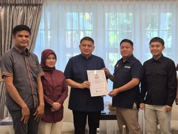 Penyerahan Rekomendasi Komisi D DPRD Kota Makassar ke Walikota Appi, (Dok: Ist).