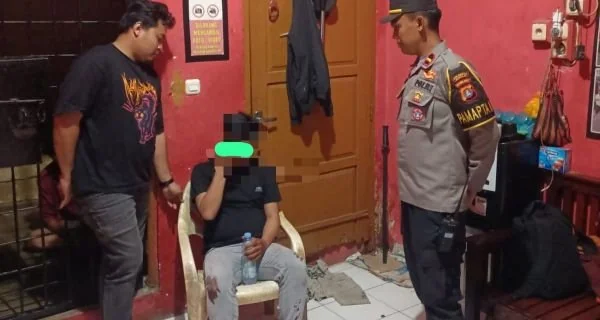 Pelaku saat diamankan di Mako Polresta Mamuju. (Dok: Ist)