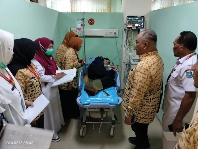 Anggota KPPS Dilarikan Ke RSUD H Andi Sulthan Dg Radja Bulukumba, Kamis (15/2).
